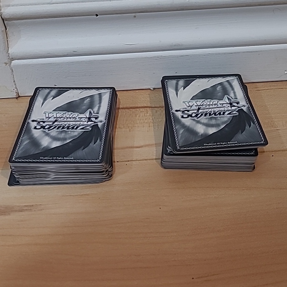 Around 100 Weiss Schwarz cards